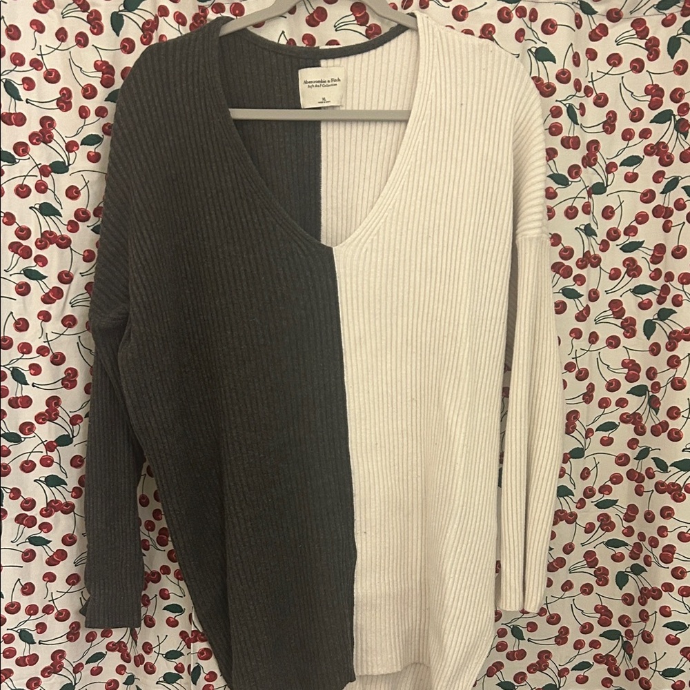 Abercrombie Grey and White V-Neck Sweater